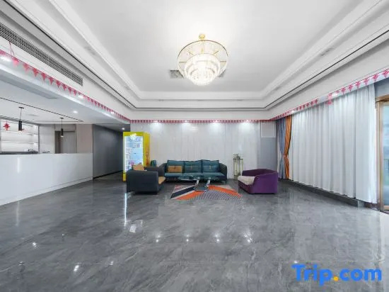 Yifan Light Luxury Hotel