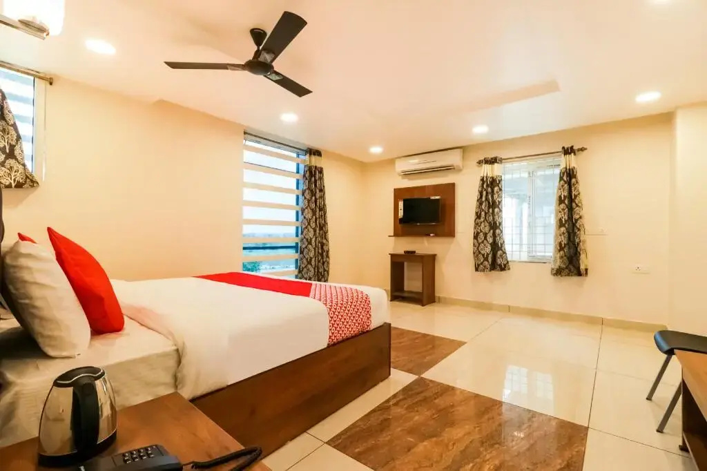 Hotel Royal Mahalakshmi Inn by OYO Rooms