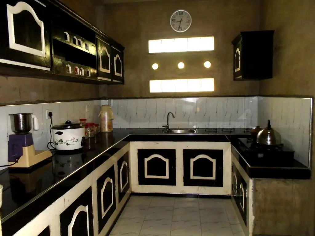 Bee Line Cinnamon Estate Villa