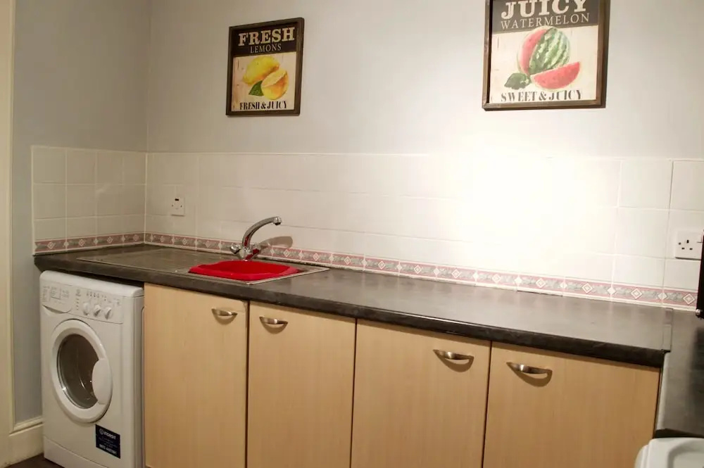 2 Bedroom Abbeyhill Apartment