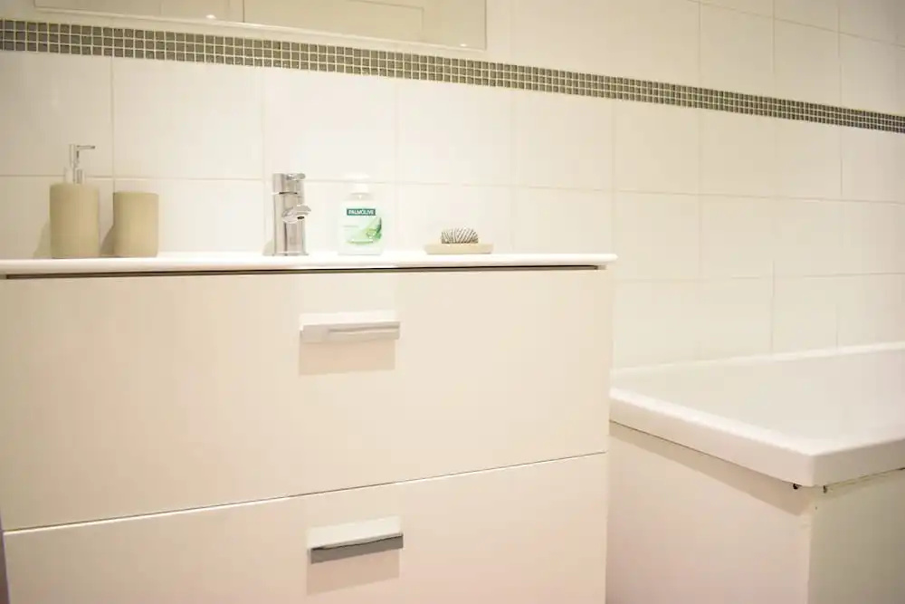 Stylish 2 Bedroom Apartment With Terrace