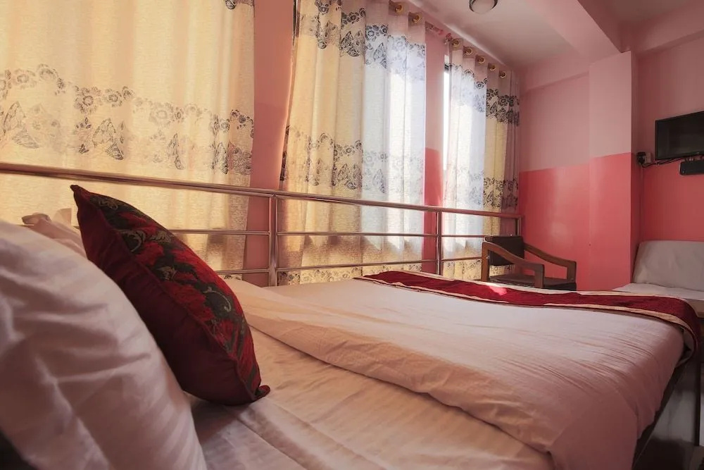 OYO 394 Nhu Rajdhani Guest House