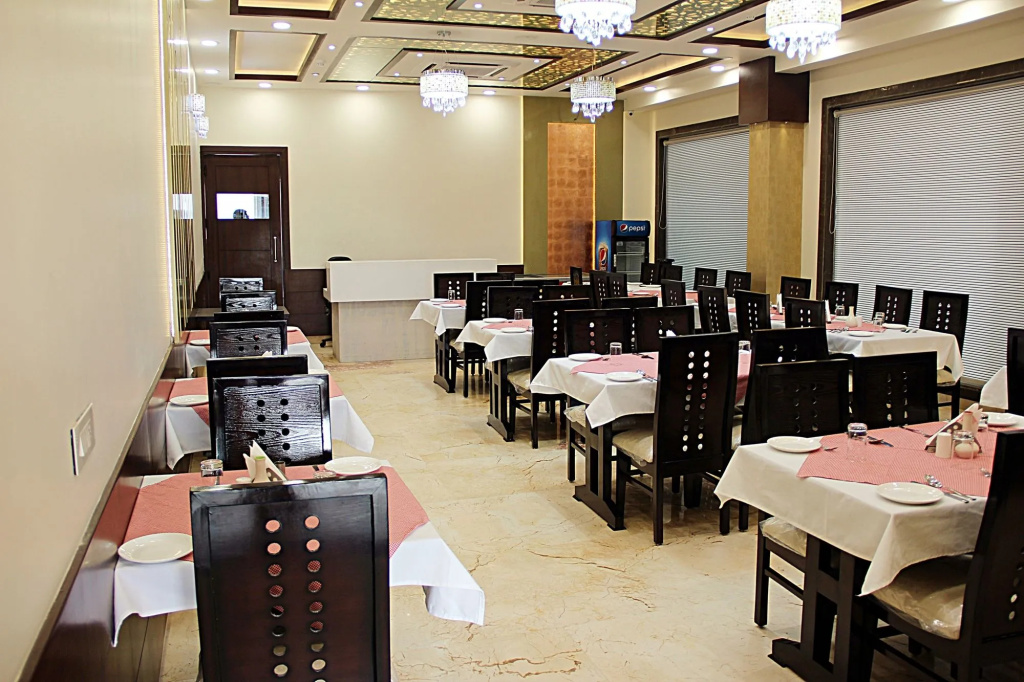 Hotel Taj Heights