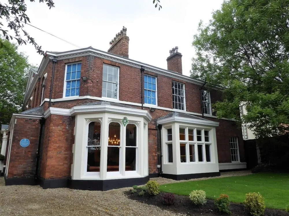The Broderick at Claremont Apartments