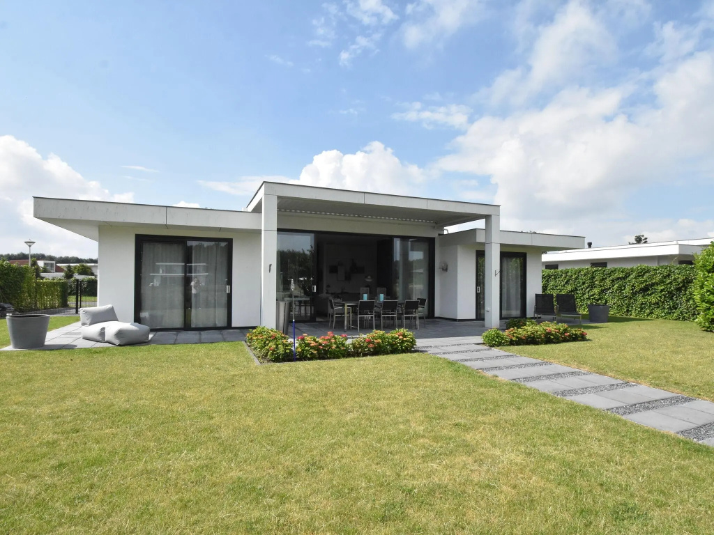 Pleasant Villa in Harderwijk With Fenced Garden