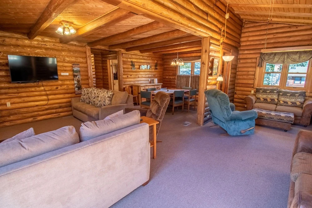Castle Mountain Lodge