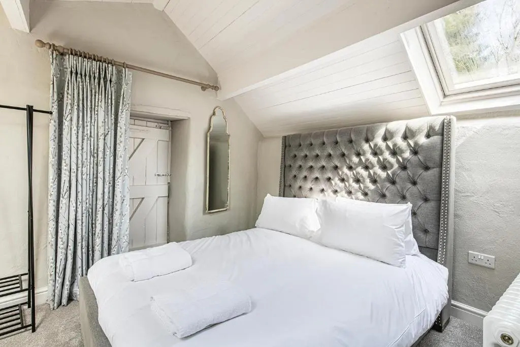 The Artists Loft - a superb cottage sensitively converted from a Grade II Listed 17th Century building