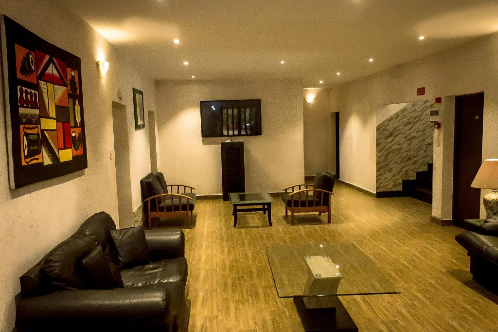 Atlantic Hotel And Suites