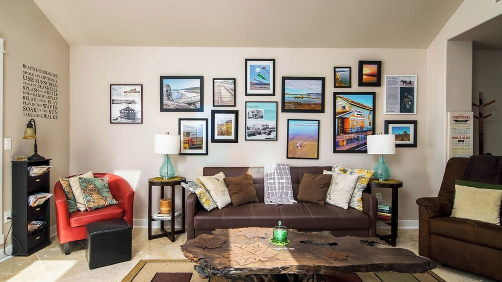 Moonlight by Avantstay Modern Home w/ Views & Direct Access to Rockaway Beach