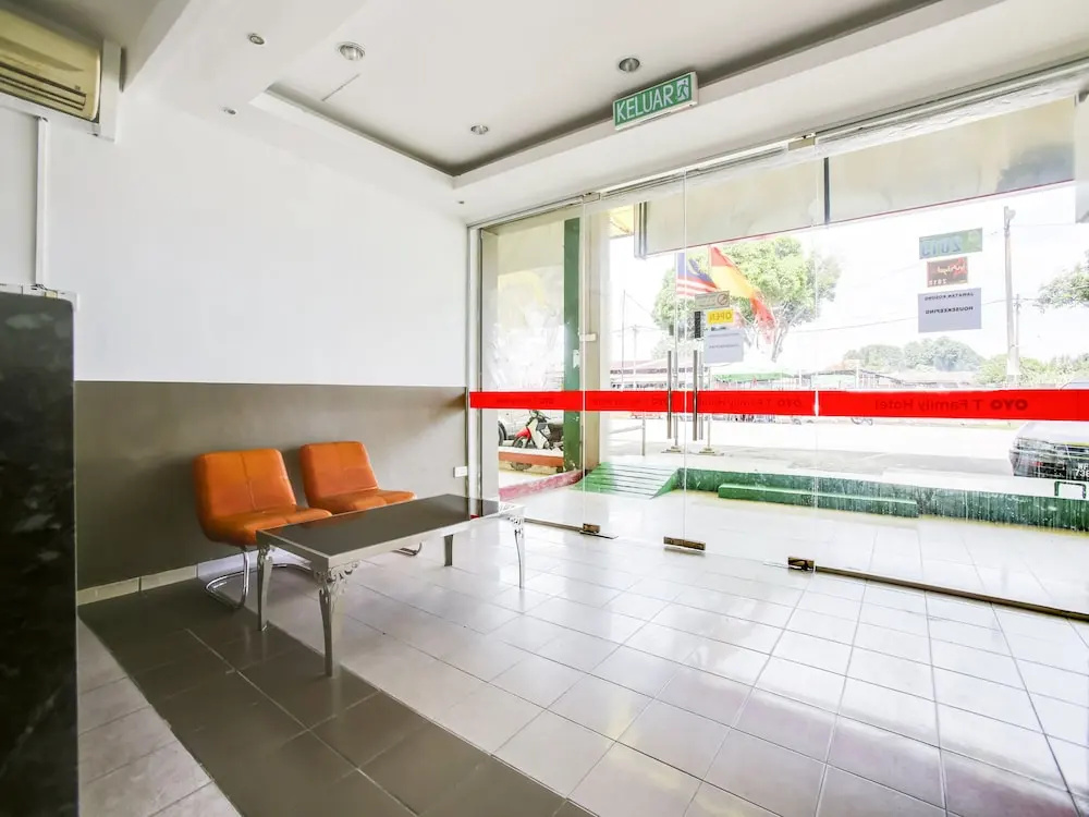 T Family Hotel by OYO Rooms