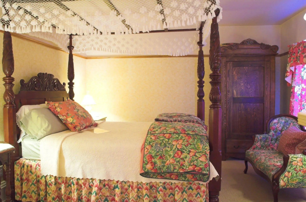 White Lace Inn