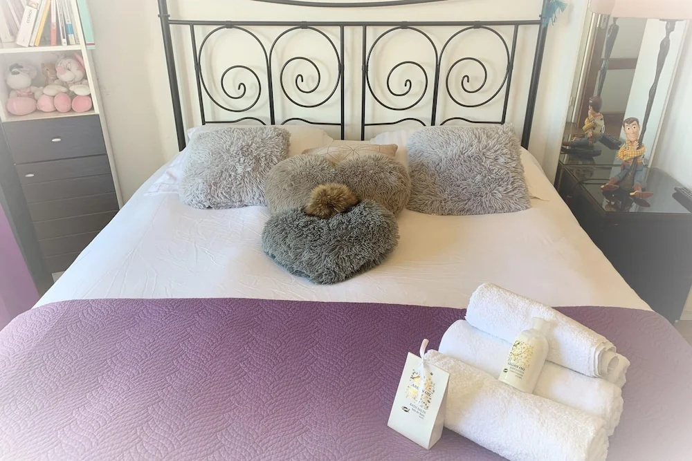 Modern Apartment 2 Bedrooms/2 Bathrooms, Quiet Balcony in a Palm Beach Area