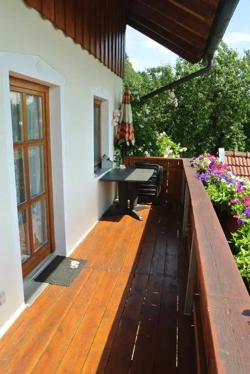 Haus Am Waldrand - Ferienwohnung Augustin