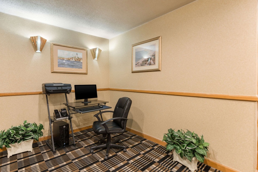 Quality Inn & Suites Portage Central