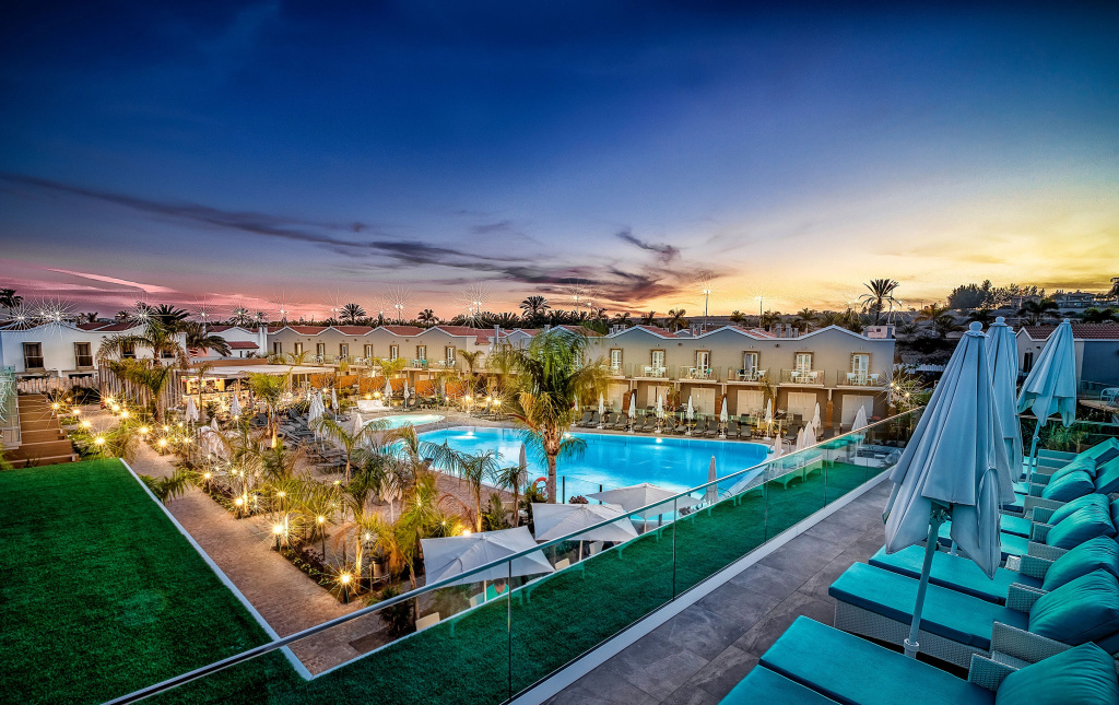 Hotel LIVVO Los Calderones - Adults recommended