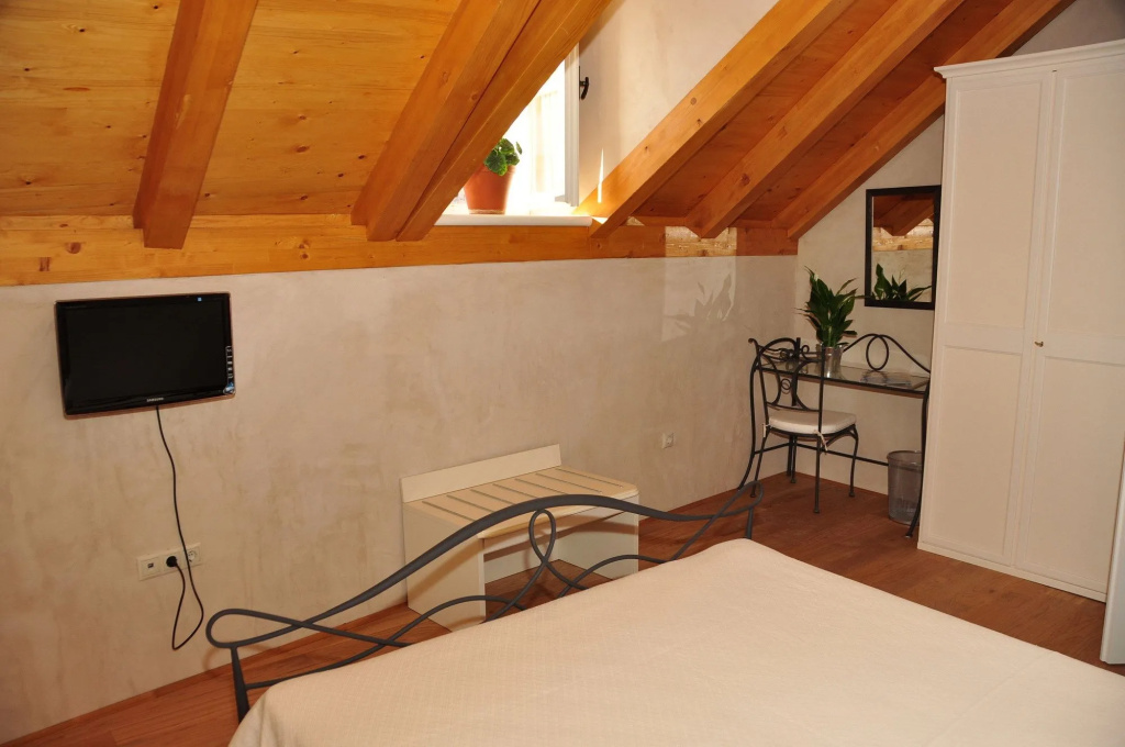Villa Mama - Traditional Apartments in Omis, free parking