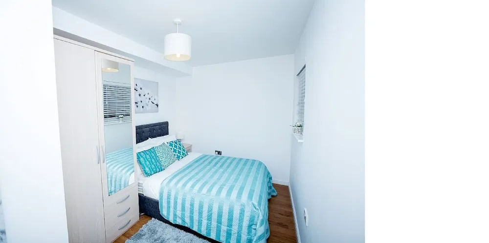 Walking Distance to Town With Free Parking