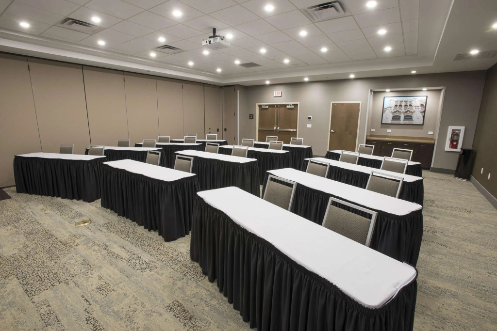 Hampton Inn & Suites Cincinnati / Uptown - University Area
