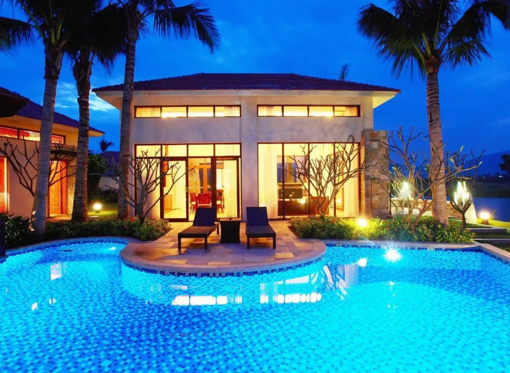 Xinglong Old Banyan Hotel