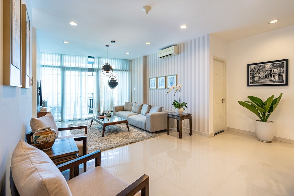 Sai Gon Finest - Panorama Suite in Central D1