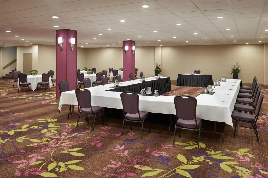 Holiday Inn Toronto International Airport by IHG