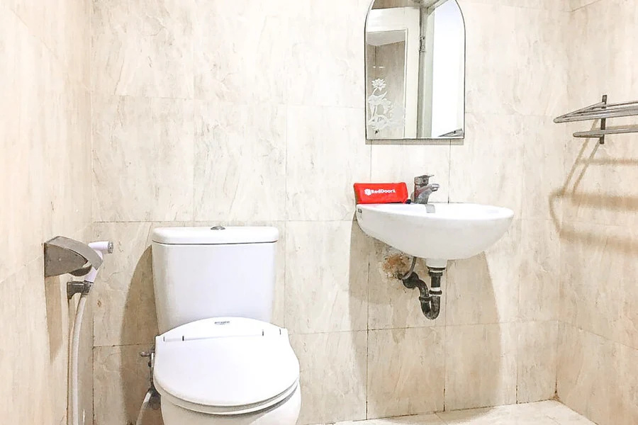 RedDoorz near Bukit Darmo Golf