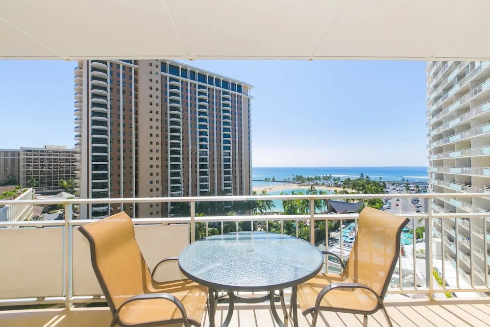 Ilikai Tower One Bedroom Lagoon View Waikiki Condos with Lanai & Free Wifi