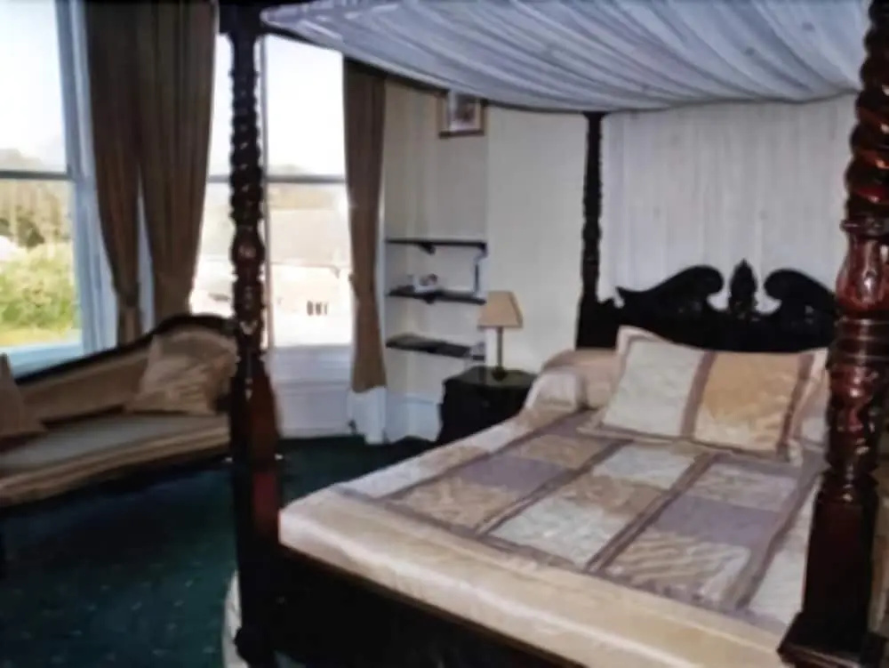 Fountain Court Hotel