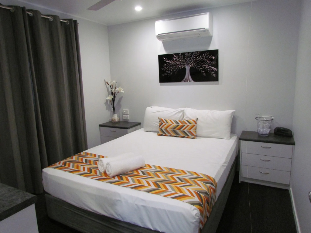Alex Beach Cabins and Tourist Park