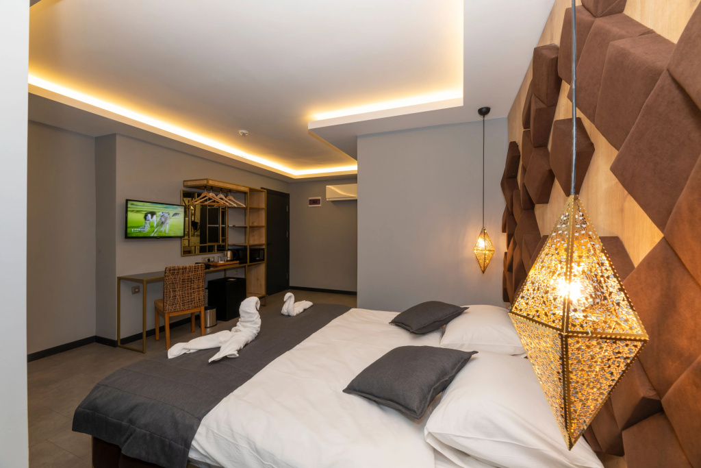 Fly And Stay Airport Hotel