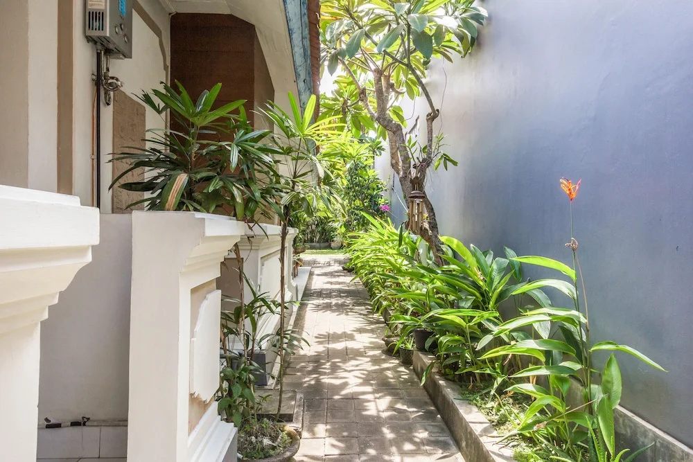 RedDoorz Sanur 3