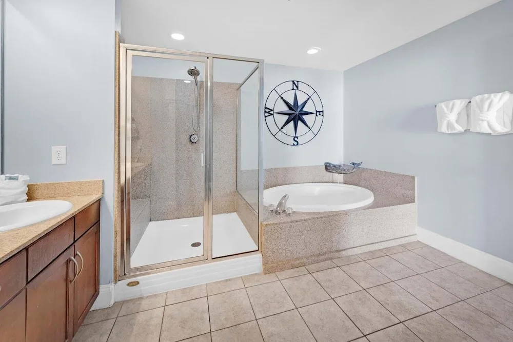 Laketown Wharf 1120