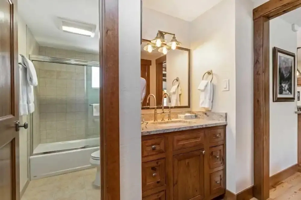 2 Bedroom Antlers Vacation Rental With Incredible Slopeside Views And Just A Short Walk To Gondola And Lionshead Village