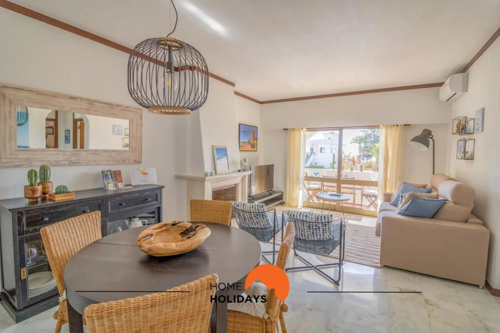 #007 Foxy W - 3 min Walk To the Beach New Town pool