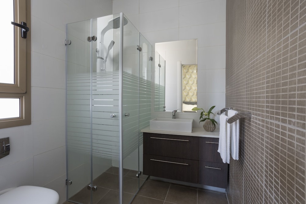 Mount of Olives Residence Glatt Kosher