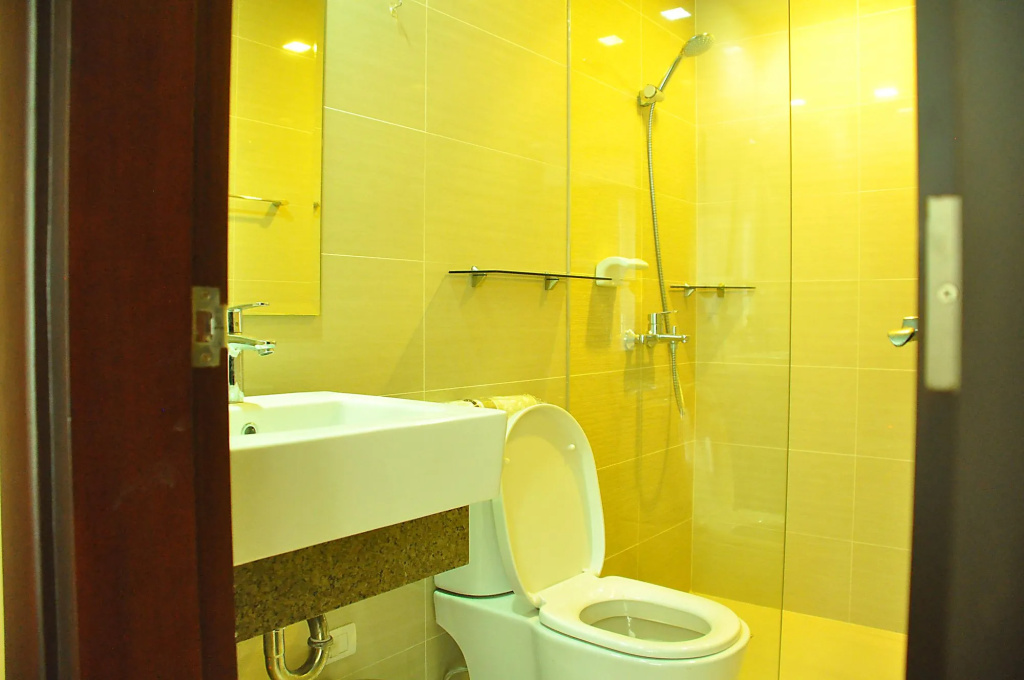 CSuites at Two Central Residences