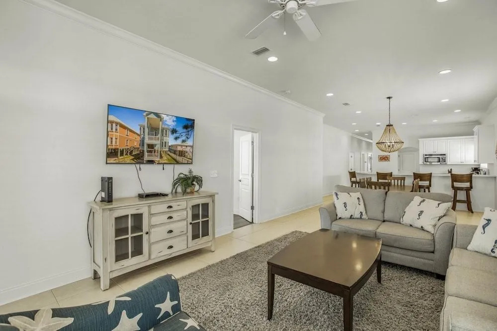 North Floor Pet-friendly Duplex on Little Lagoon