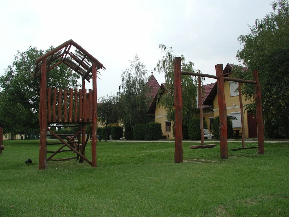 Piknik Holiday Village