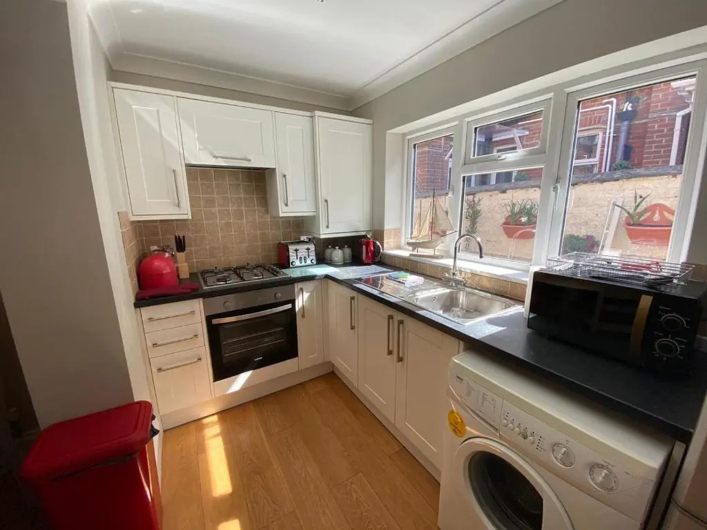 Sandown Seaside Apartment Ground Floor 4