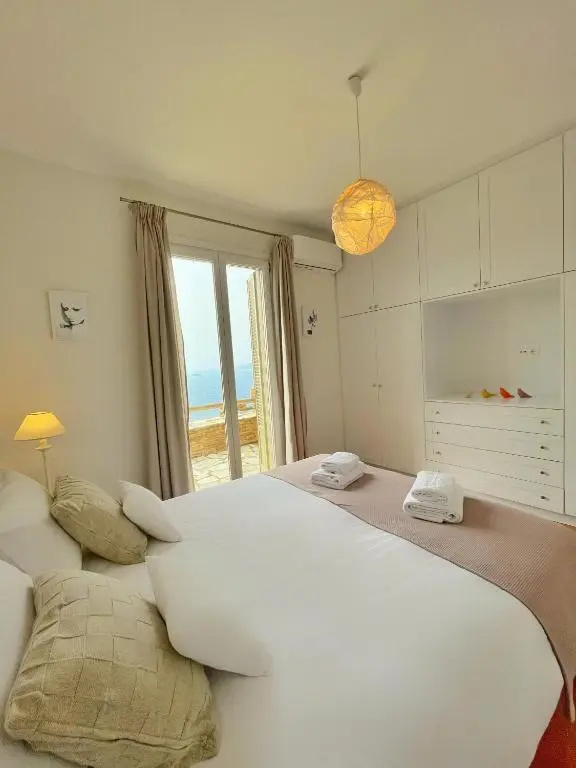 "IRIDA" 4-BDR Villa, Amazing Sunset & Sea Views