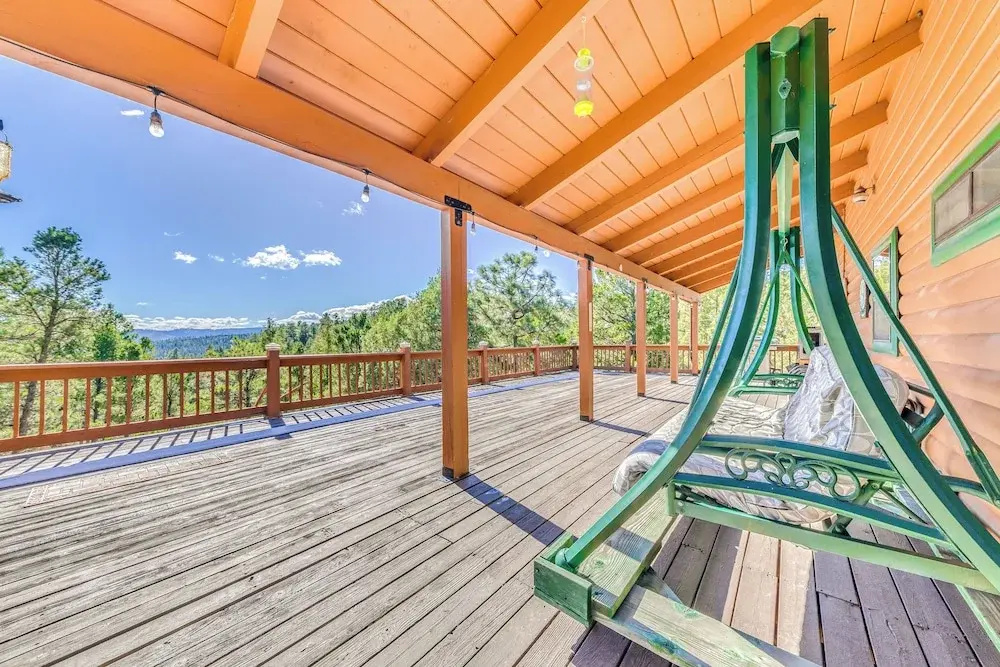 16 Mi to Ski Apache: Ruidoso Cabin Rental