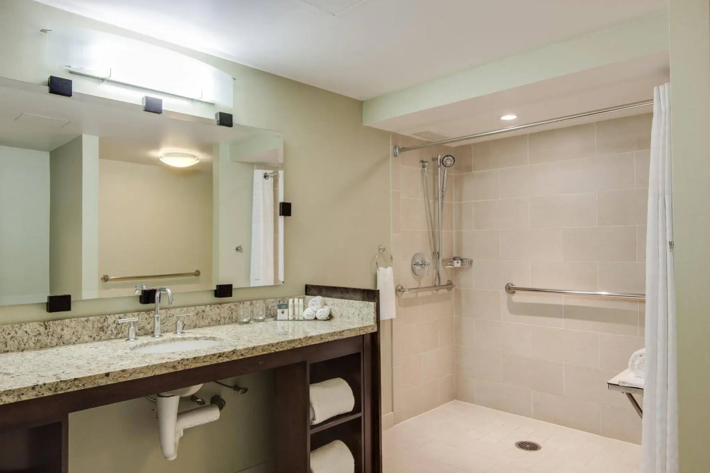 DoubleTree by Hilton Chicago Magnificent Mile