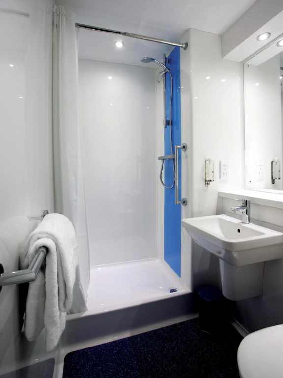 Travelodge Perth Broxden Junction