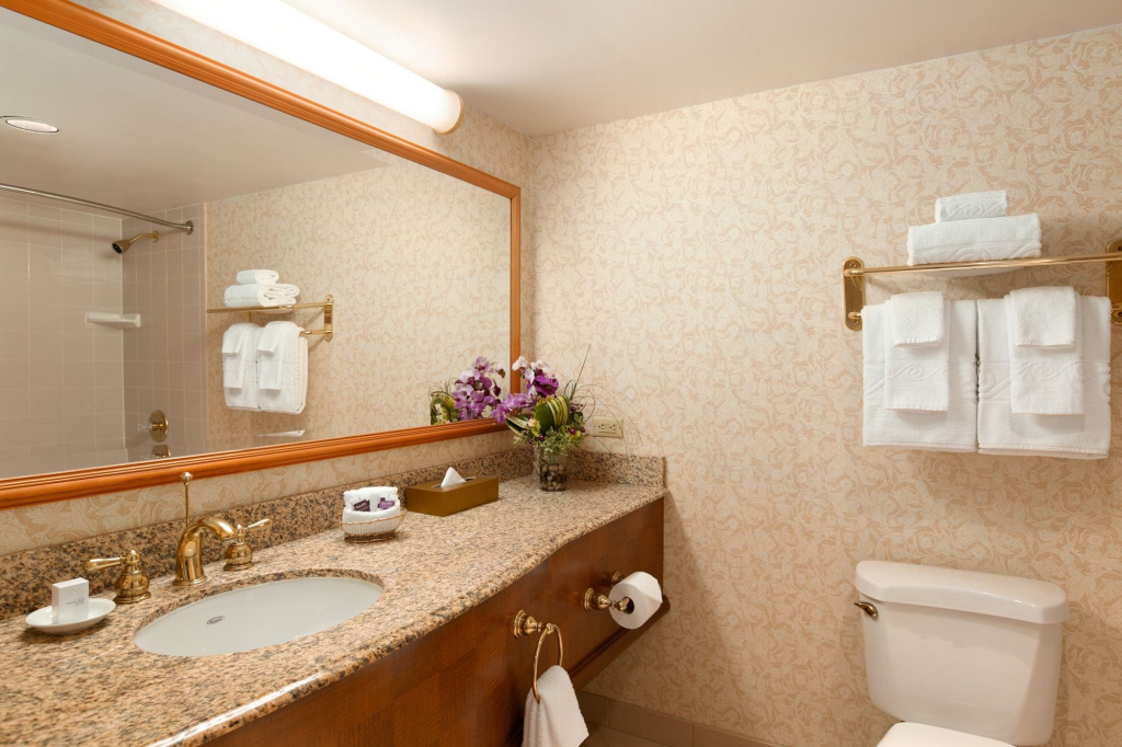 Harrah's Council Bluffs – A Caesars Rewards Destination