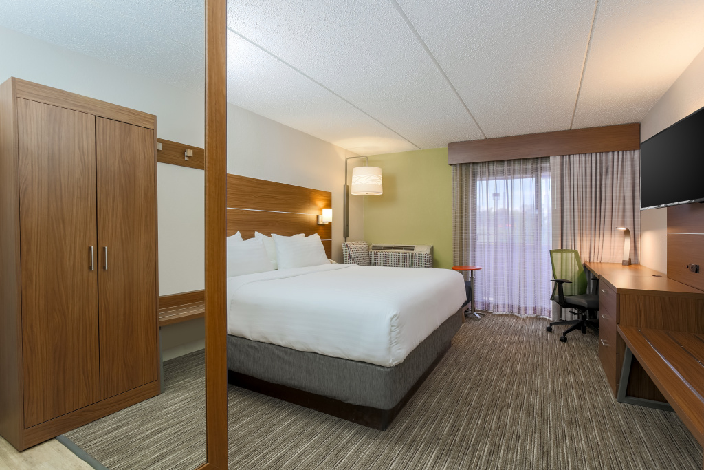 Holiday Inn Express Milwaukee - West Medical Center by IHG