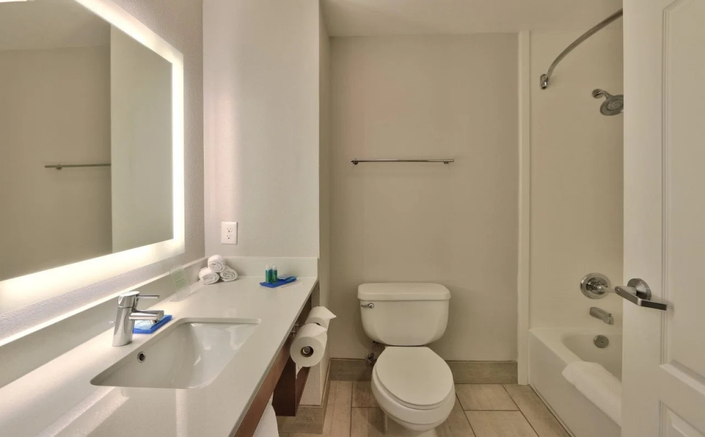 Holiday Inn Express & Suites Portales by IHG