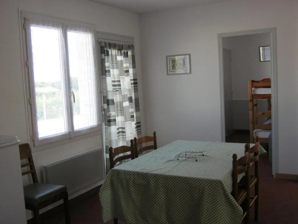 Maison Coussay-les-Bois, 3 pièces, 4 personnes - FR-1-541-38