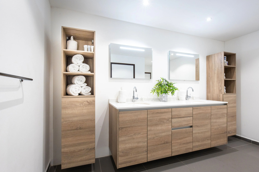 Sunshine - Magnificently Bright 2Br Top City Centre Townhouse