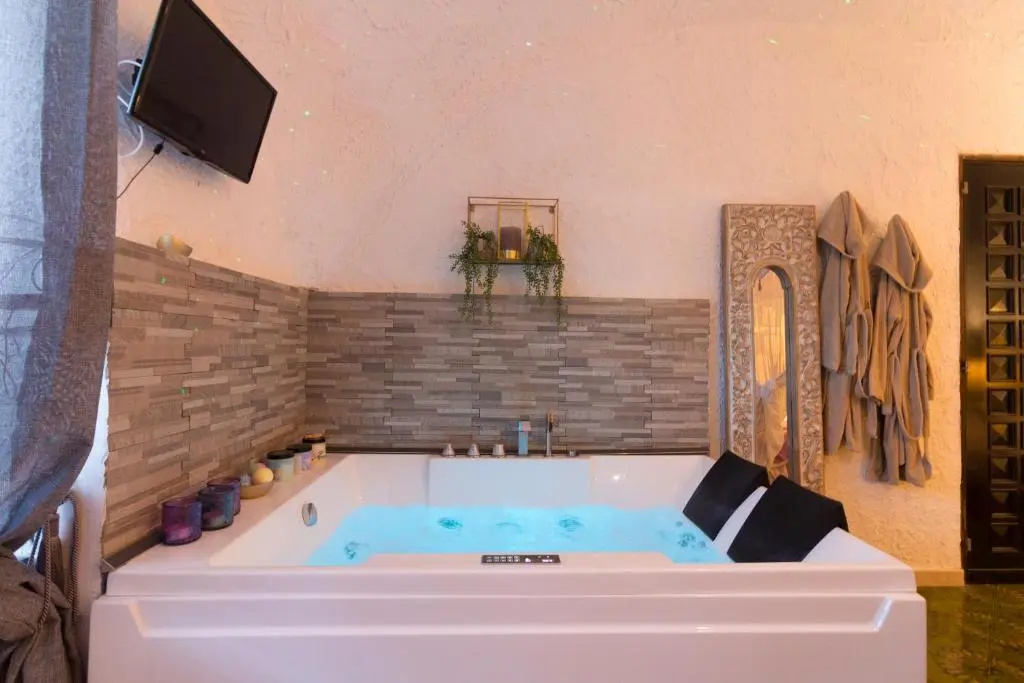 Jamm Suite - Two-room apartment with ensuite whirlpool tub