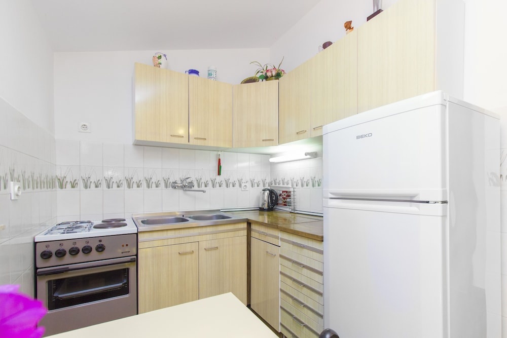 7 Olives Vintage Apartments